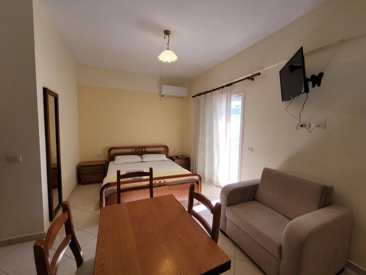 Vila Mihasi Ksamil Kültér fotó